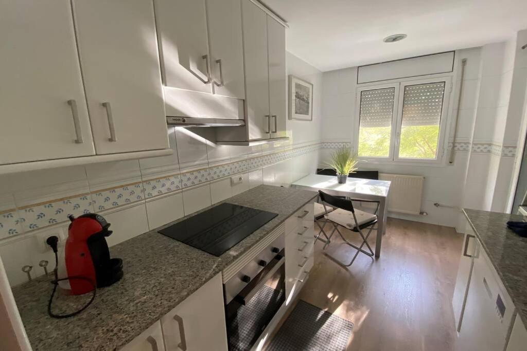 Apartamento Completo Muy Cerca Del Centro Ideal Para Familias Con Piscina Figueres  Ngoại thất bức ảnh