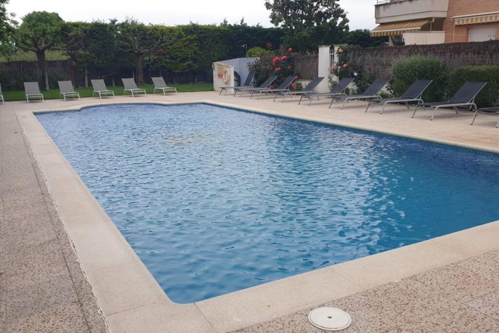 Apartamento Completo Muy Cerca Del Centro Ideal Para Familias Con Piscina Figueres  Ngoại thất bức ảnh