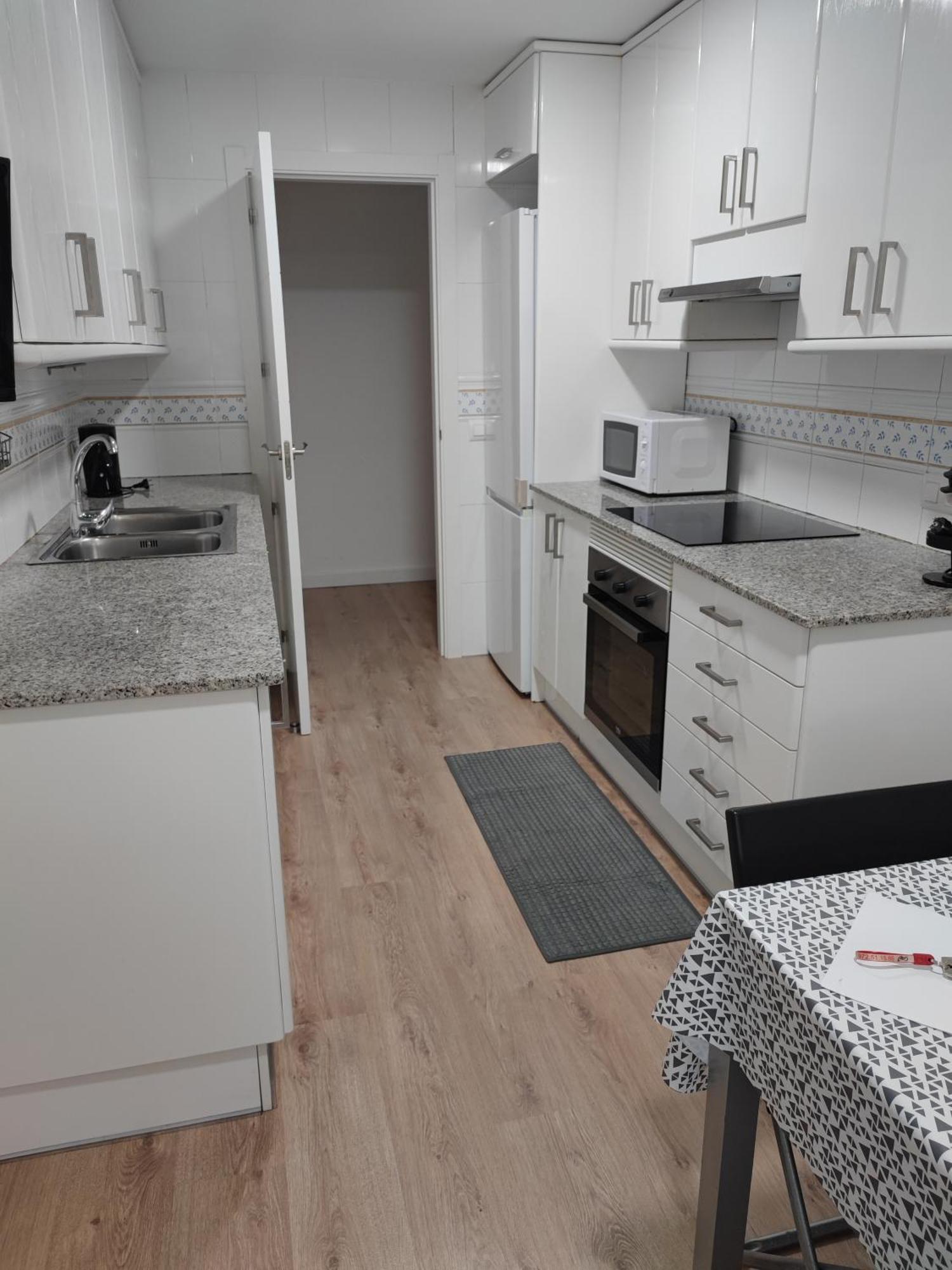 Apartamento Completo Muy Cerca Del Centro Ideal Para Familias Con Piscina Figueres  Ngoại thất bức ảnh