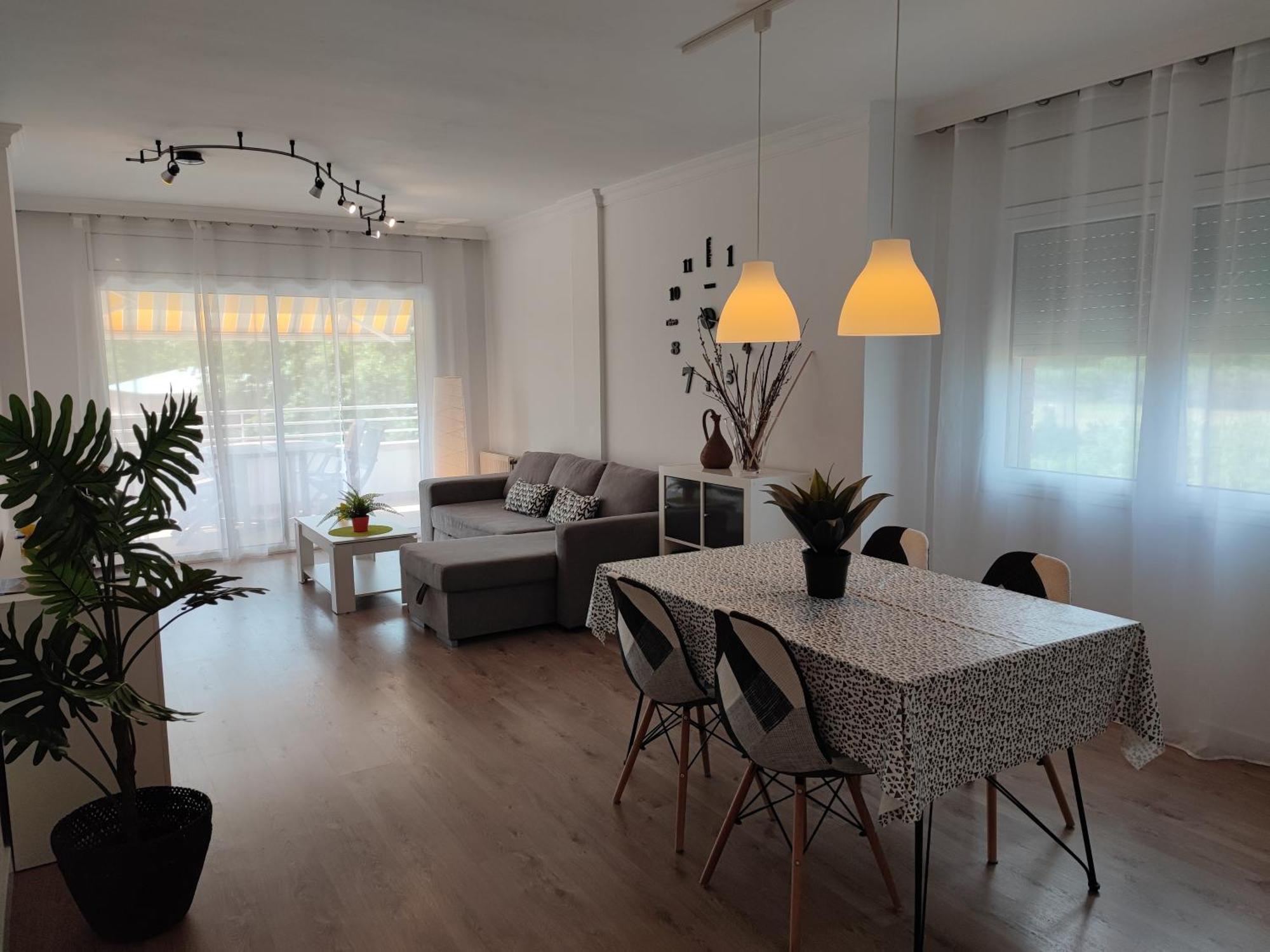 Apartamento Completo Muy Cerca Del Centro Ideal Para Familias Con Piscina Figueres  Ngoại thất bức ảnh